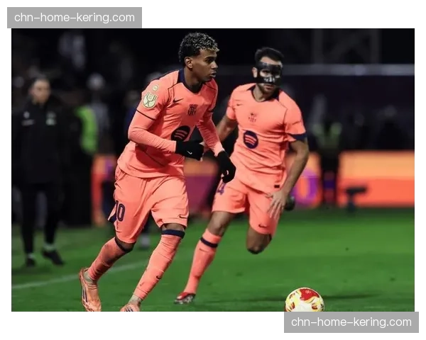 克里斯滕森膝伤缺席防线，巴萨中卫组合面临重组考验